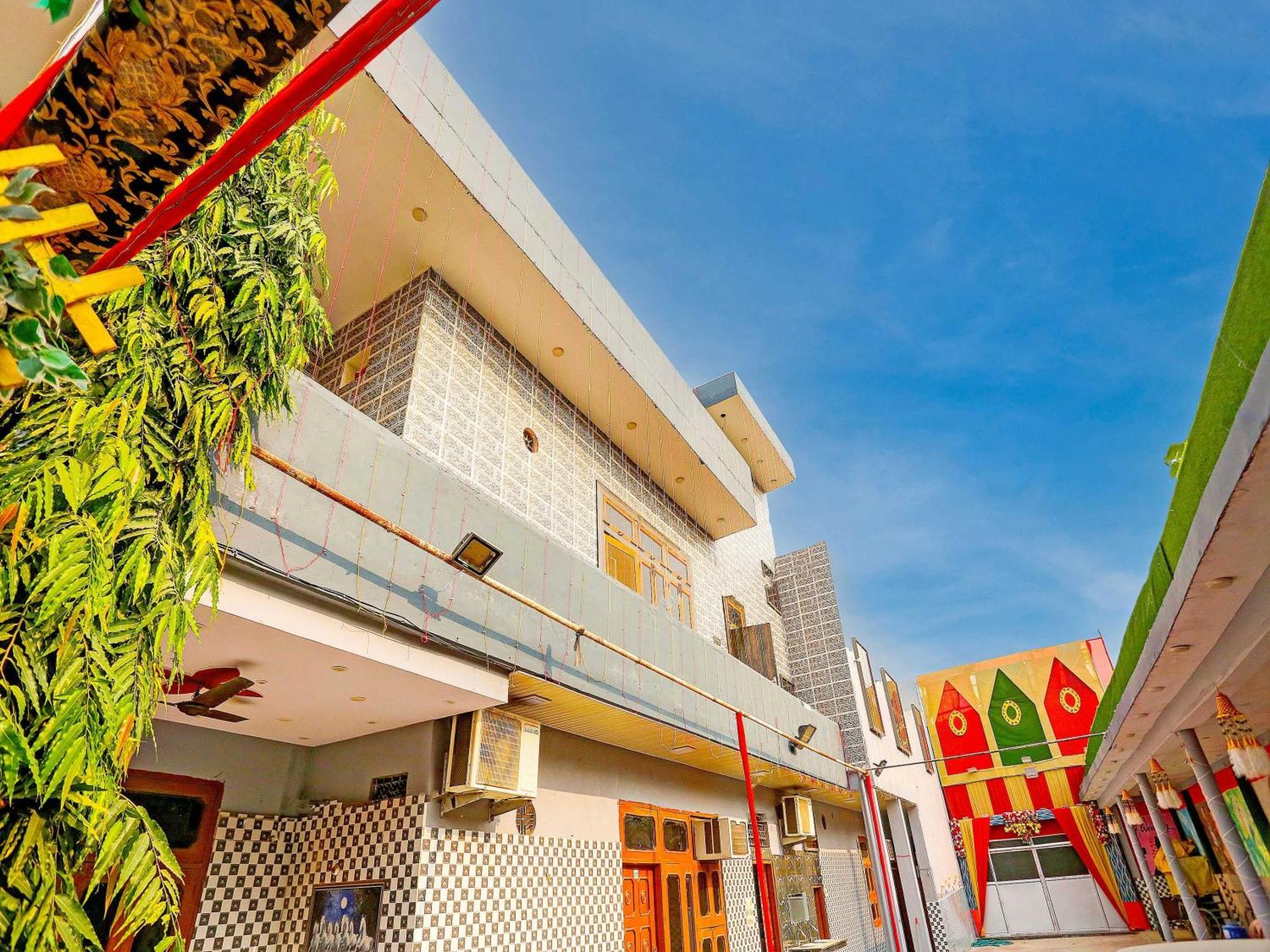 Oyo Flagship Mamta Hotel And Marriage Lawn Kanpur Exterior photo
